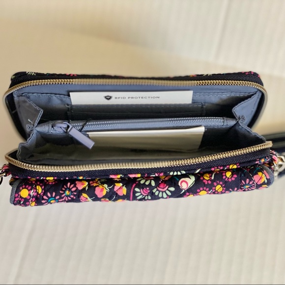 NWT Vera Bradley VBU RFID Compact Crossbody Bag in Petite Garden - Picture 9 of 14